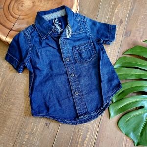 Denim Short Sleeve Button-Up By Baby Gap Chambray NWOT 12-18 Months